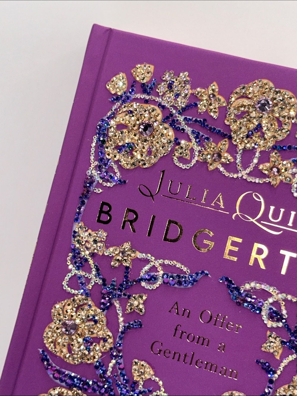 Bridgerton: An Offer from a Gentleman by Julia Quinn - Embellished hardcover - Picture 4 of 7